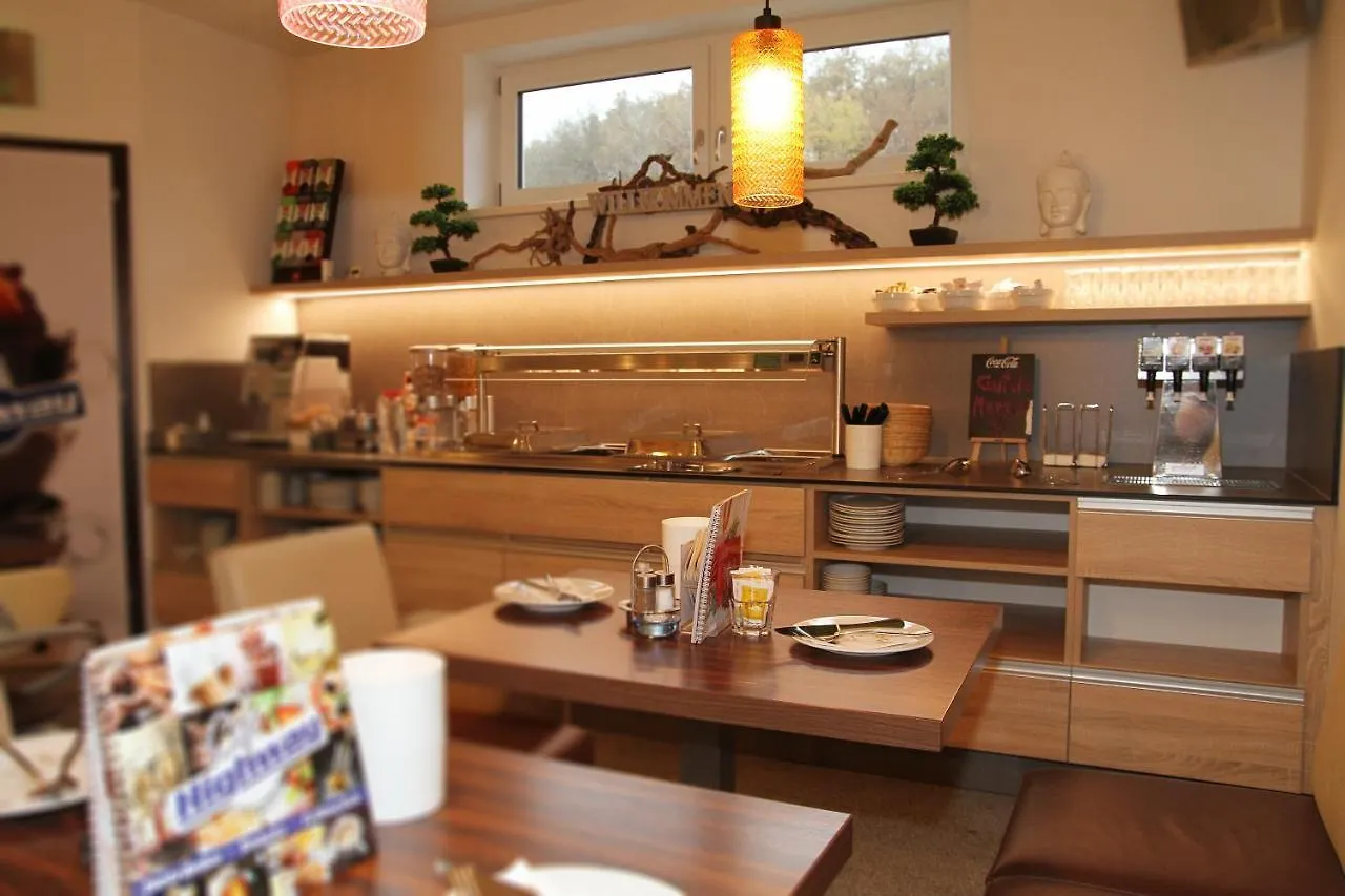 Hotel Highway - Bed & Breakfast Lieboch 0*,  Austria