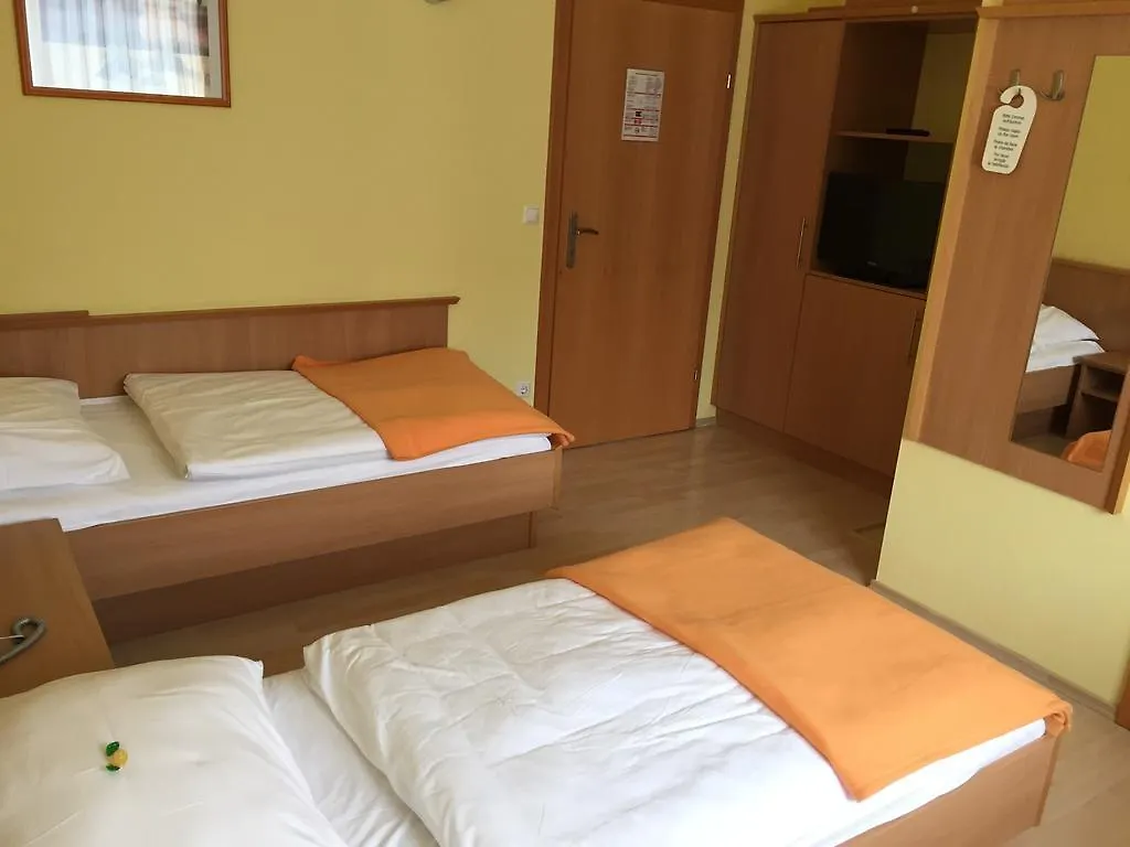 Hotel Highway - Bed&Breakfast Lieboch 0*,